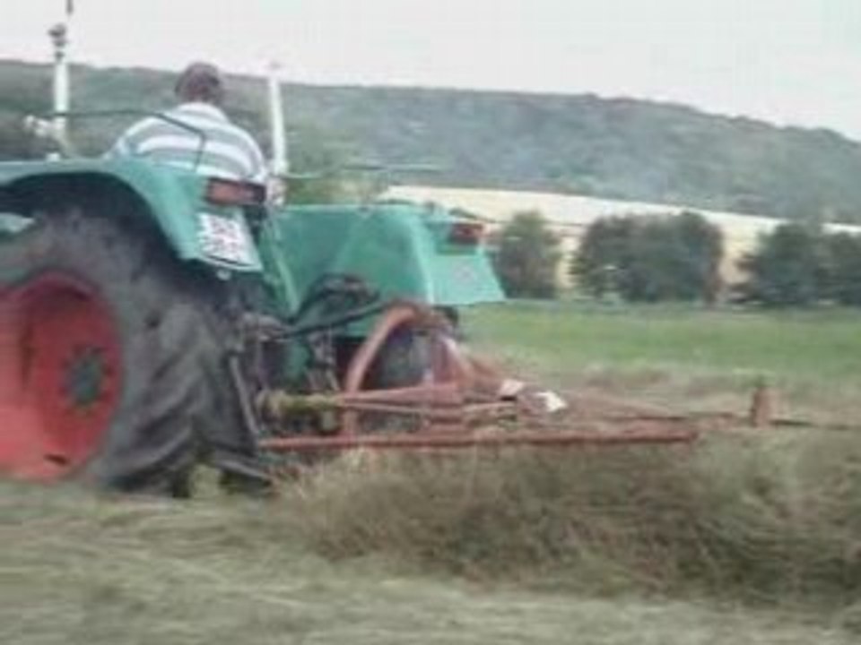 Andainage du foin avec fendt 4s