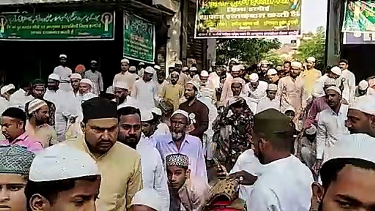भोजशाला विवाद में मुस्लिम पक्ष को झटका, SC बोला- नमाज के लिए बाहर जगह दें, परिसर में रोक जारी