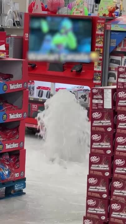 Large Department Store Gets Flooded by Broken Pipe