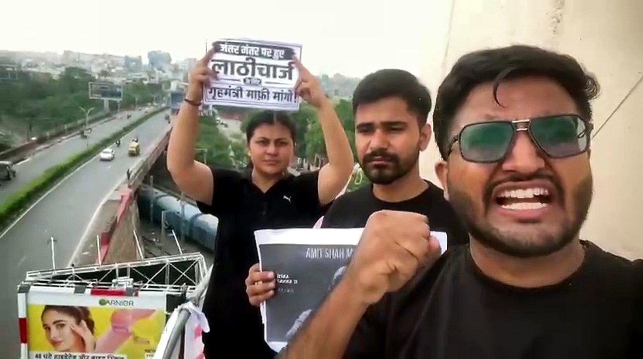टंकी पर चढ़कर प्रदर्शन कर रहे छात्रों की मांगें