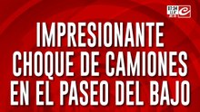 Impresionante choque de camiones en el Paseo del Bajo