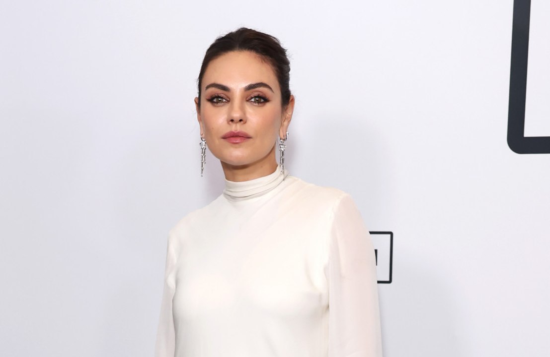 Mila Kunis genießt Co-Moderation von 'Live with Kelly and Mark'