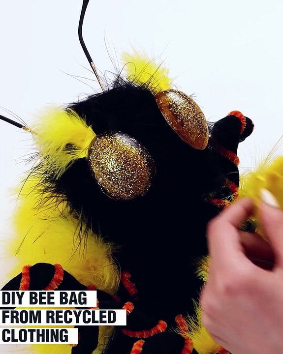 Make your very own bee bag from recycled clothes🐝