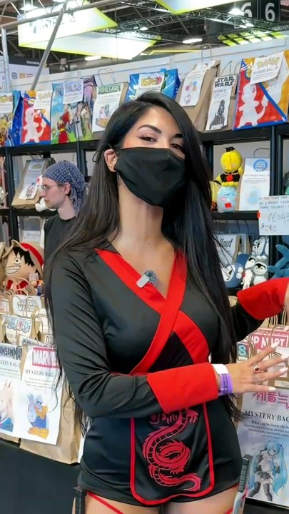 J’ouvre une boite de la Japan Expo