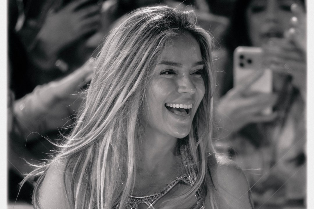 Karol G vivió un inesperado momento en pleno concierto que involucra a Shakira
