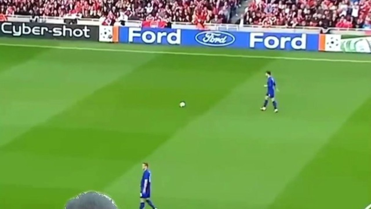 Imagine a free-kick by Ronaldo from midfield — Ronaldo's first free-kick goal #football #Ronaldo #Messi #Explore #Goal Duration: