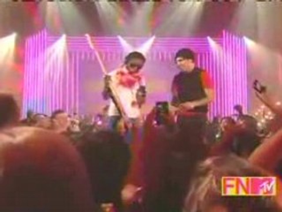 Weezy - A Milli Performance Live