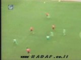 FOOTBALL :Un gardien qui marque un goal