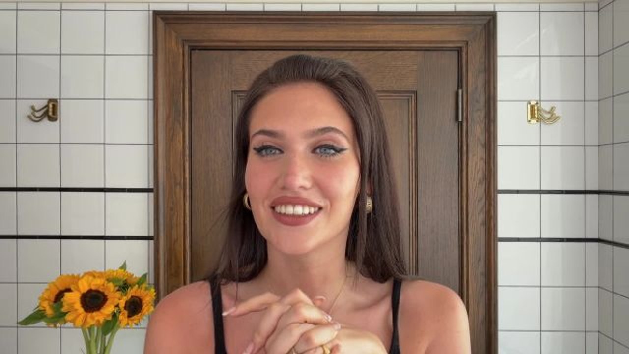 How Sienna Spiro Gets Her “Big” 1960s-Inspired Eyes