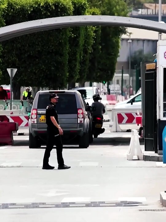 Un día cualquiera en Main Street a pocas horas de levantar la Verja: "Hopefully, irá todo bien."