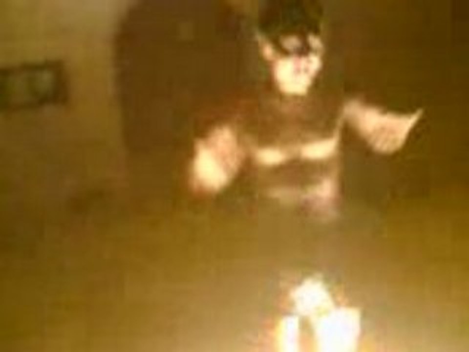 juju fait le Y.M.C.A