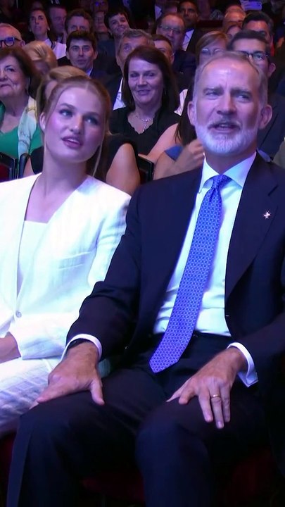 El entusiasmo de la Familia Real al cantar 'Un nuevo día brillará' junto a Luz Casal