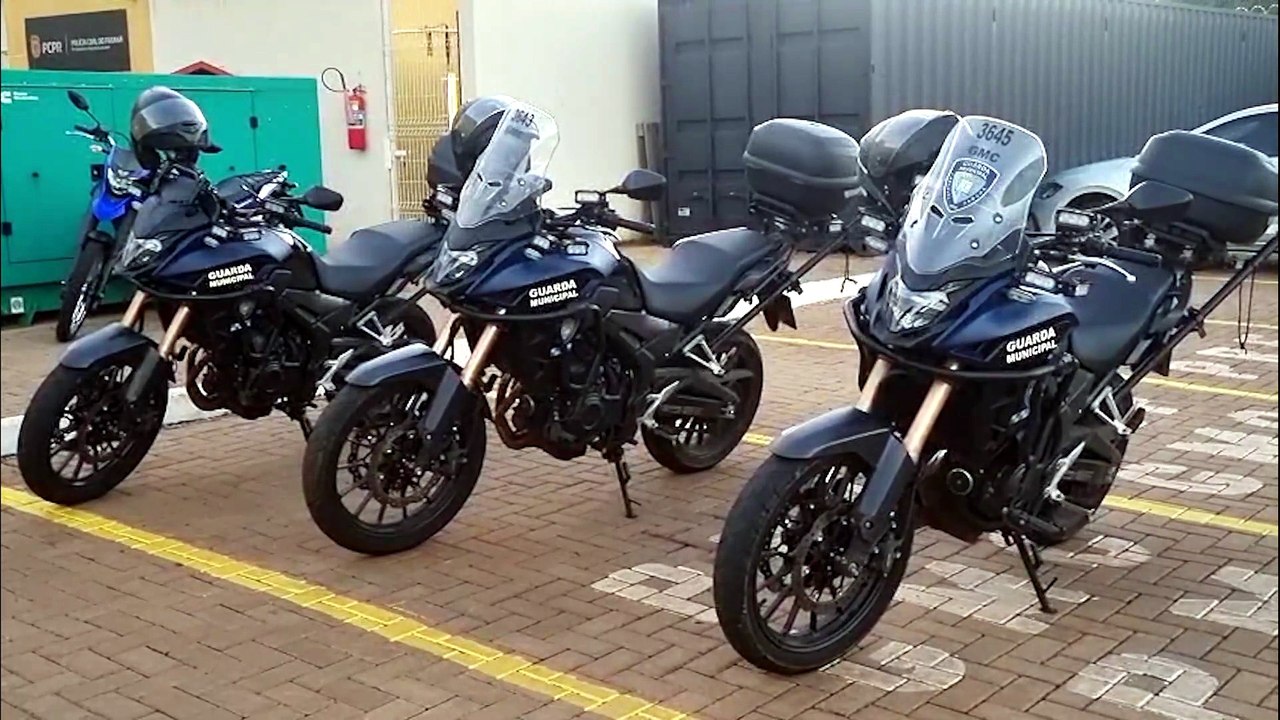 Homem cai de moto em frente ao GPOM e acaba preso por embriaguez no Centro