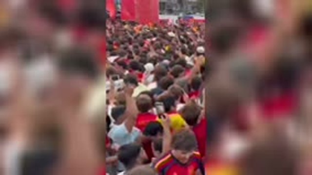Espagne - Scènes de liesses à Madrid après les buts de la Roja