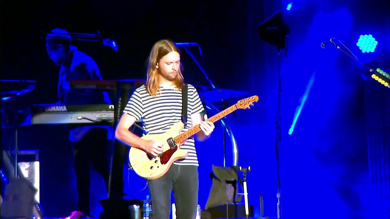 Maps - Maroon 5 (live)