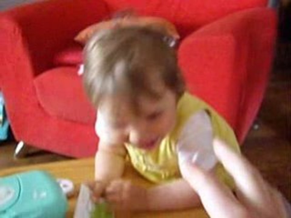 Axelle et les chatouilles