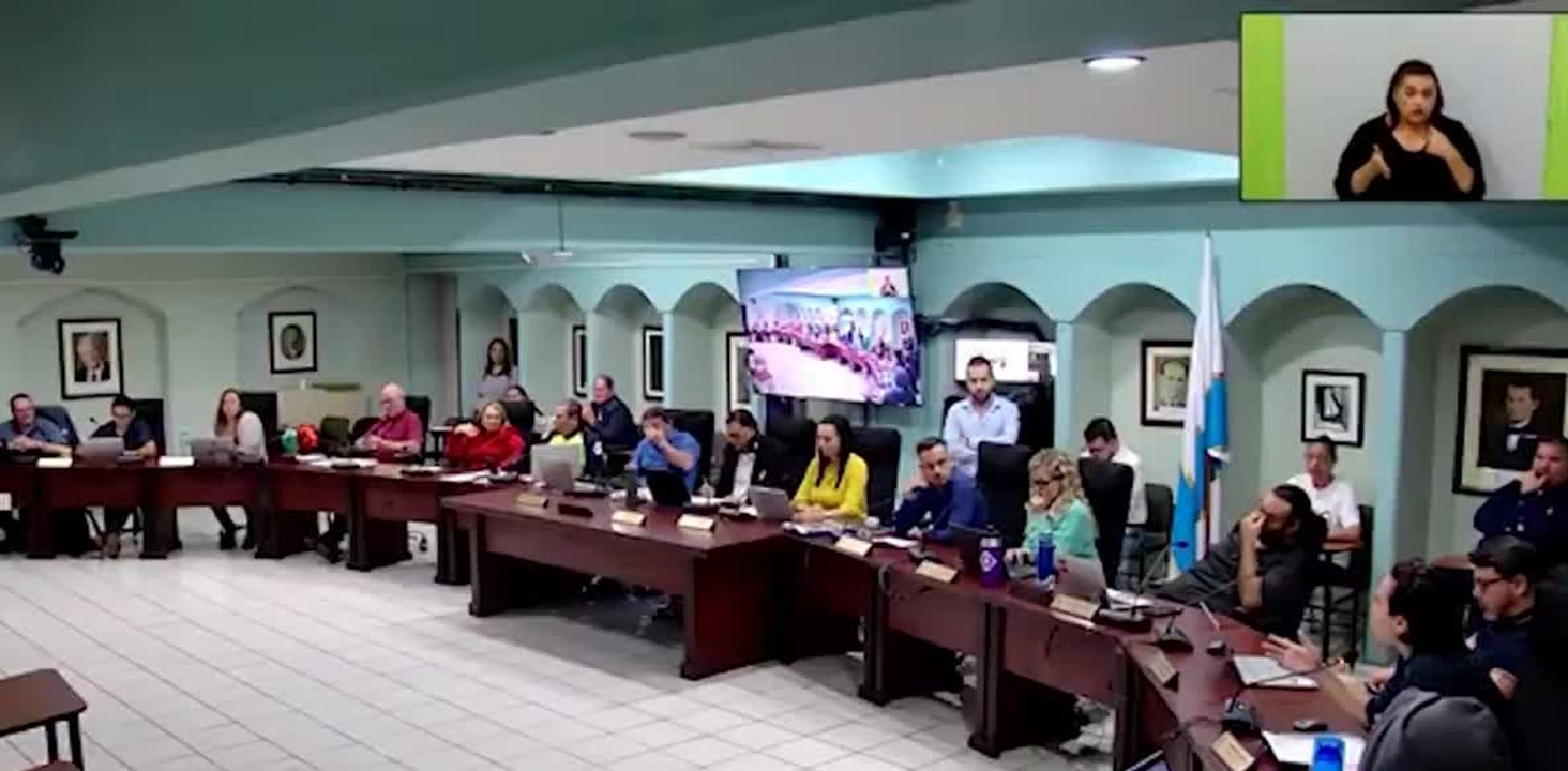 tn7-concejo-municipal-de-desamparados-se-vio-interrumpido-por-altercado-140726