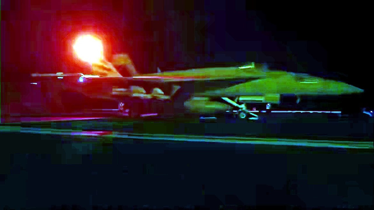 Les États-Unis publient aujourd'hui des images vidéo de leurs forces frappant des sites de missiles et de drones iraniens