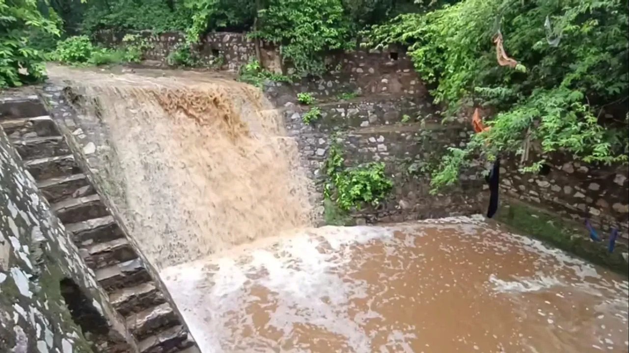 किशन कुंड पानी से लबालब