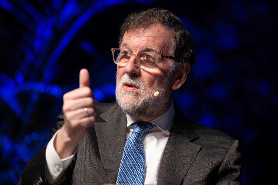 Rajoy vuelve a escribir sobre el Mundial sin disculparse: "¡Hasta Le Pen le acusaba de racista!"