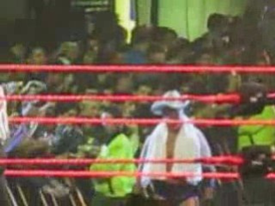 Entrada JBL Arena Santiago WWE Raw 2-7-08
