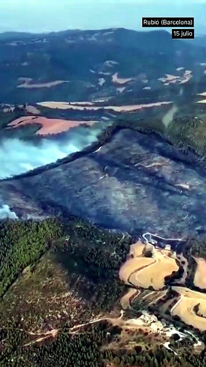 Los Bomberos estabilizan el incendio de Rubió (Barcelona).