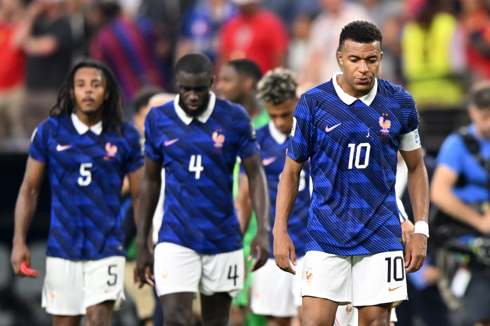 "España convirtió a una selección brutal en un conjunto mediocre y a Mbappé en un mero figurante"