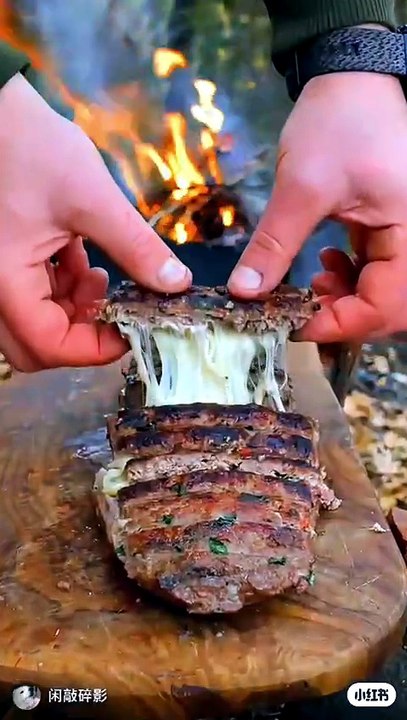 Roast beef and cheese bread