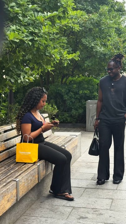 Rencontre sur un banc public 💘#rencontre #drague #rue #paris