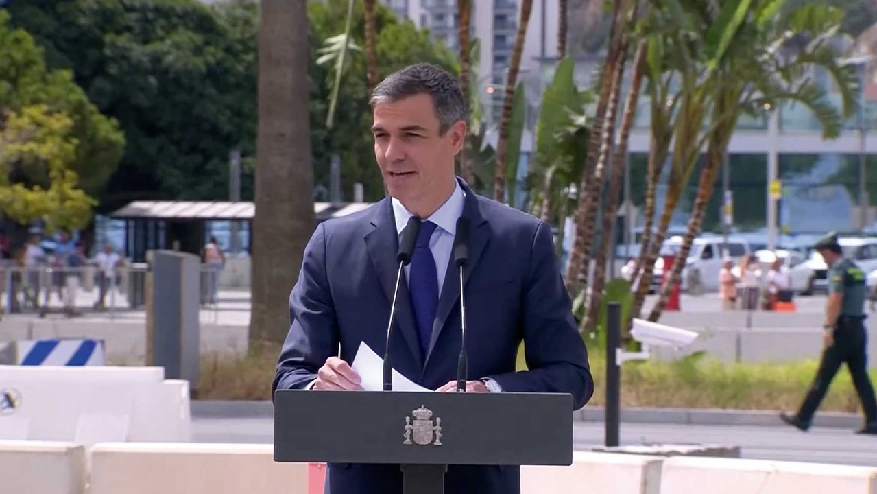 Sánchez celebra la cesión definitiva ante Gibraltar tras la demolición de la Verja: "Cae el último muro de Europa"