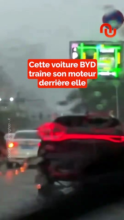 Cette voiture traîne son moteur derrière elle !