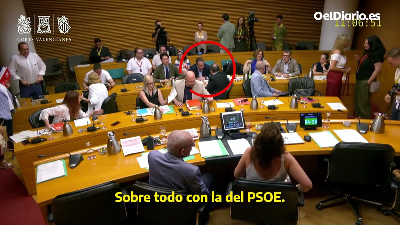 Un micro abierto caza a diputados de Vox en la Comunitat Valenciana presumiendo de un chivatazo de la Fiscalía e insultando a una socialista