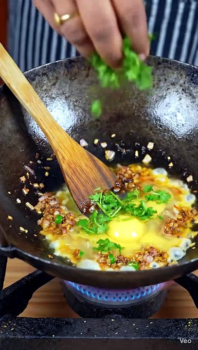 Unlock the Secret to the PERFECT Omelette: Fluffy, Flavorful, and Easy! #shorts #viralfood 🍳✨