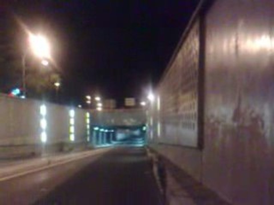 Clio sous tunnel