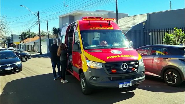 Mulher sofre queda em residência e é socorrida pelo Siate no Santa Felicidade