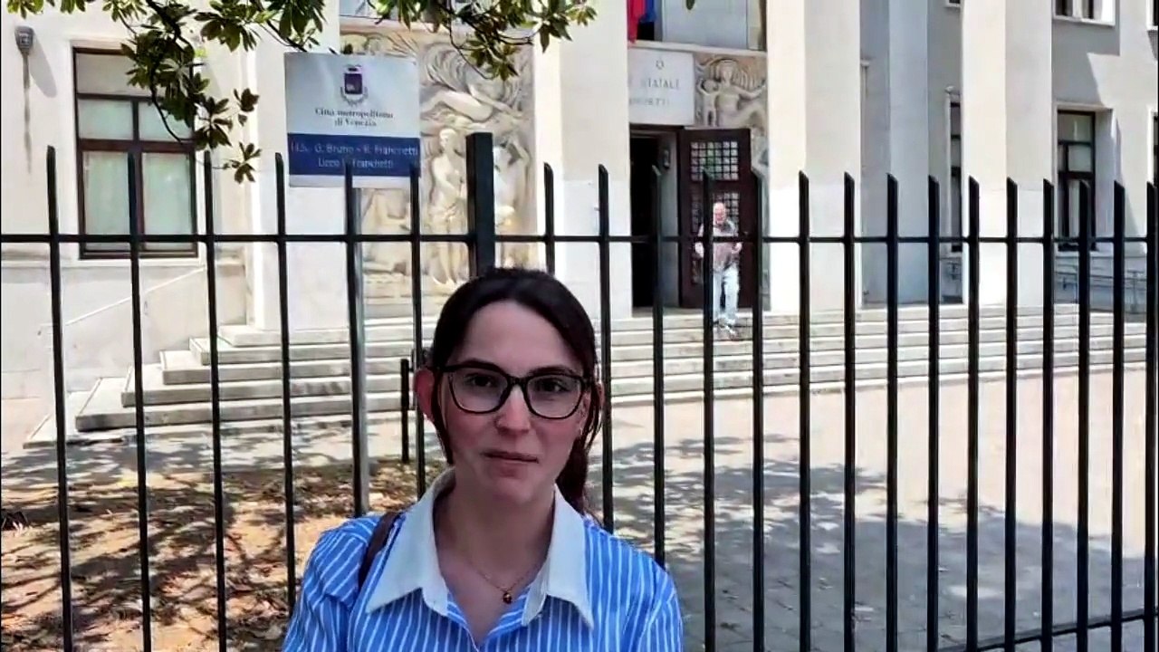 Prima prova maturità al liceo Franchetti di Mestre, ecco com'è andata: il video