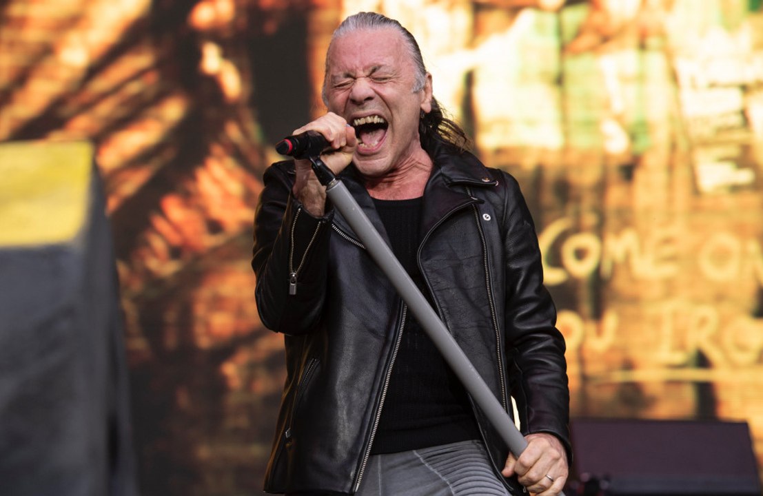 Zukünftige pläne 'ankurbeln': iron maiden verkaufen verlags- und masterrechte