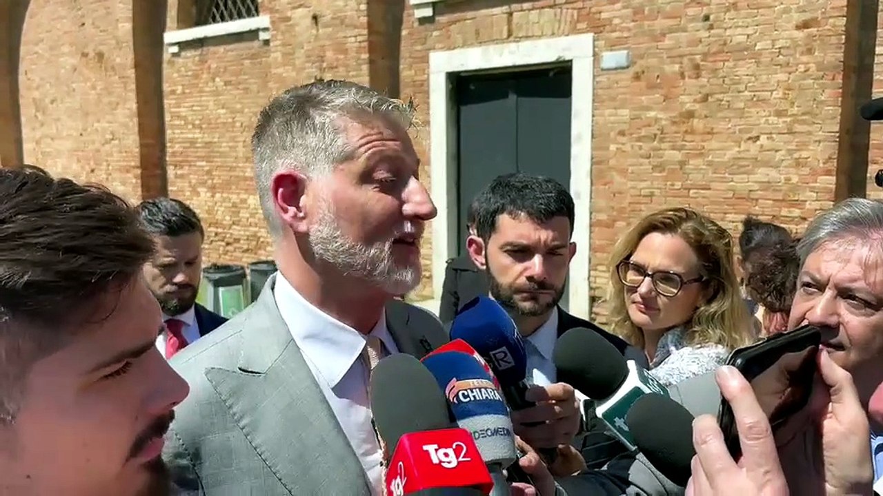 Biennale, Giuli: "La mia presenza qui? Distensione oltre le polemiche"