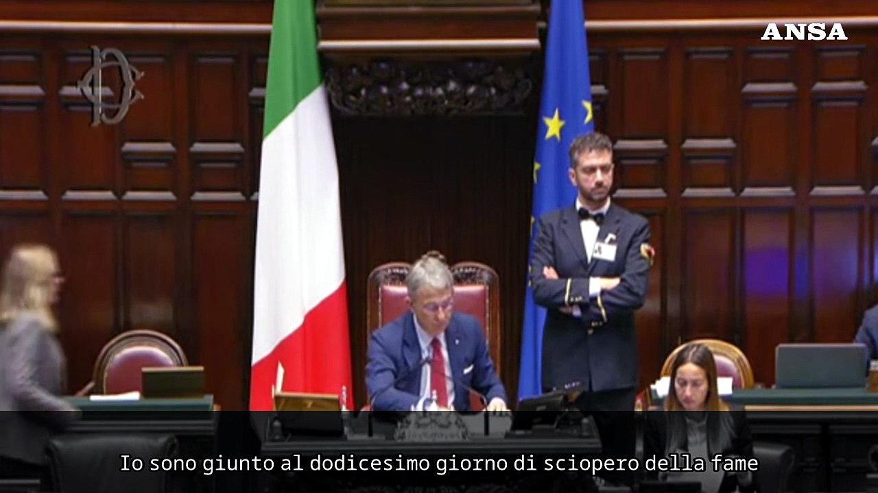 Giachetti si incatena in Aula: "Qui finche' non si sblocca la Vigilanza Rai"