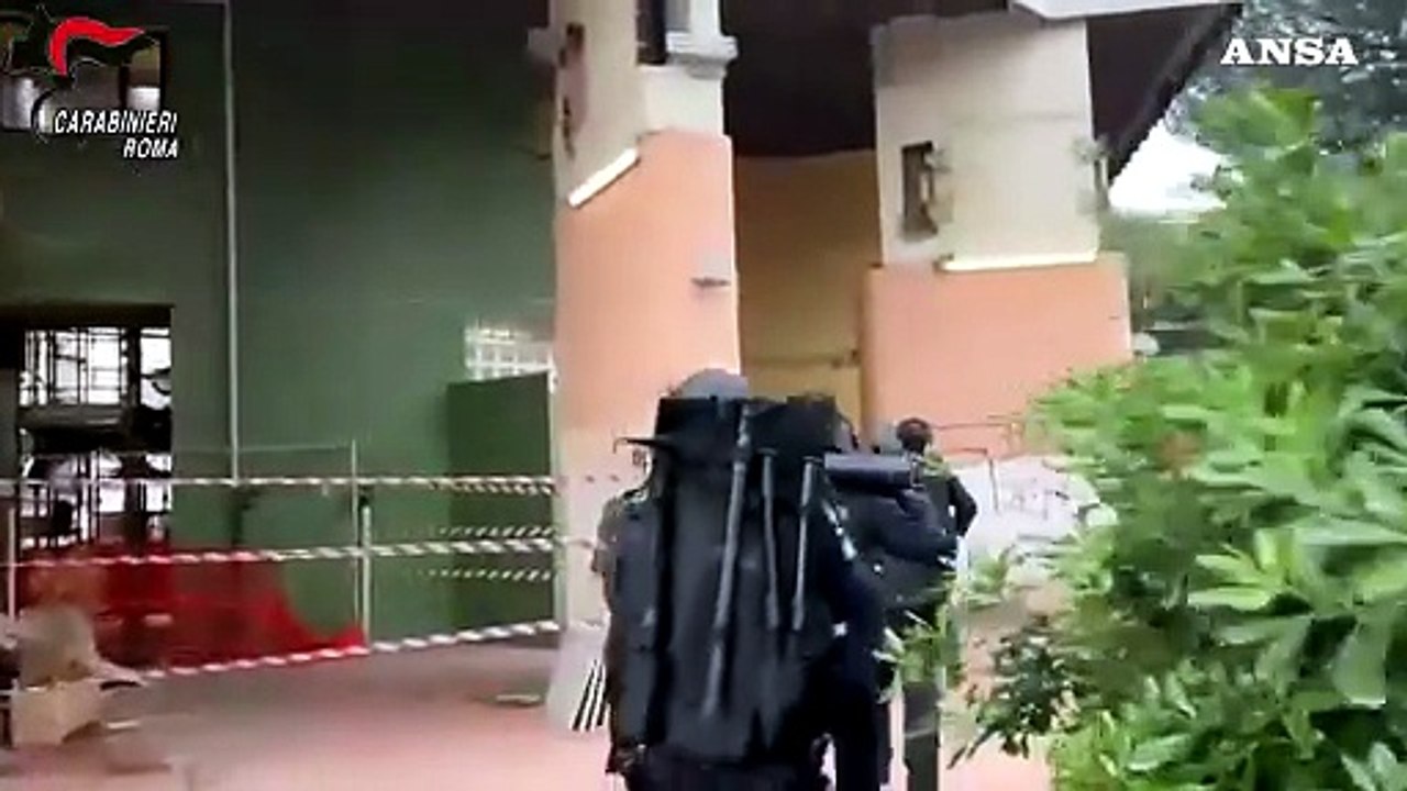 Maxi-controlli a Tor Bella Monaca, nove arresti e nove denunce