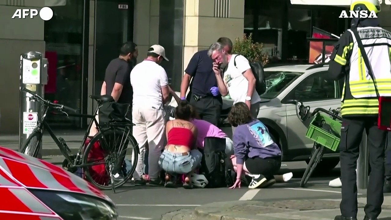 Germania, auto sulla folla a Lipsia: almeno due morti e due feriti
