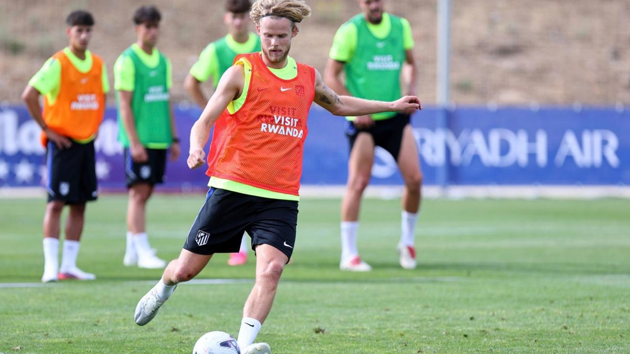 El Atlético completó la segunda sesión en su primer día en Los Ángeles de San Rafael