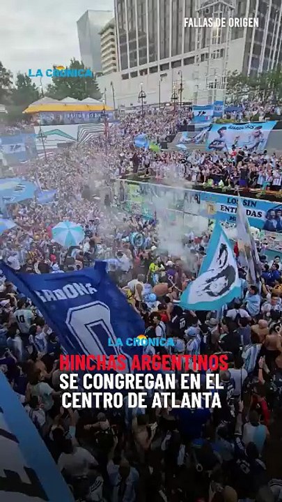 Hinchas argentinos se congregan en el centro de Atlanta.
