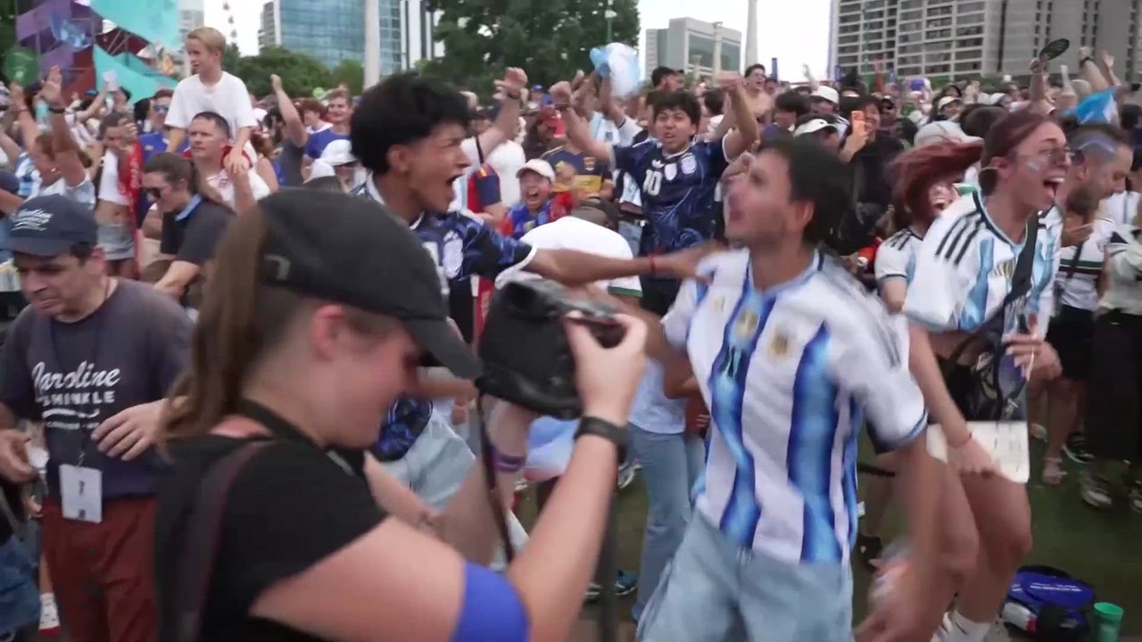 Argentine supporters celebrate in Atlanta fan festival as Argentina beat England 2-1