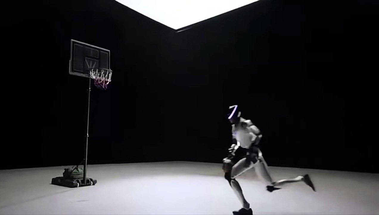 MagicBot X1: el robot humanoide que desafía la gravedad con clavadas voladoras