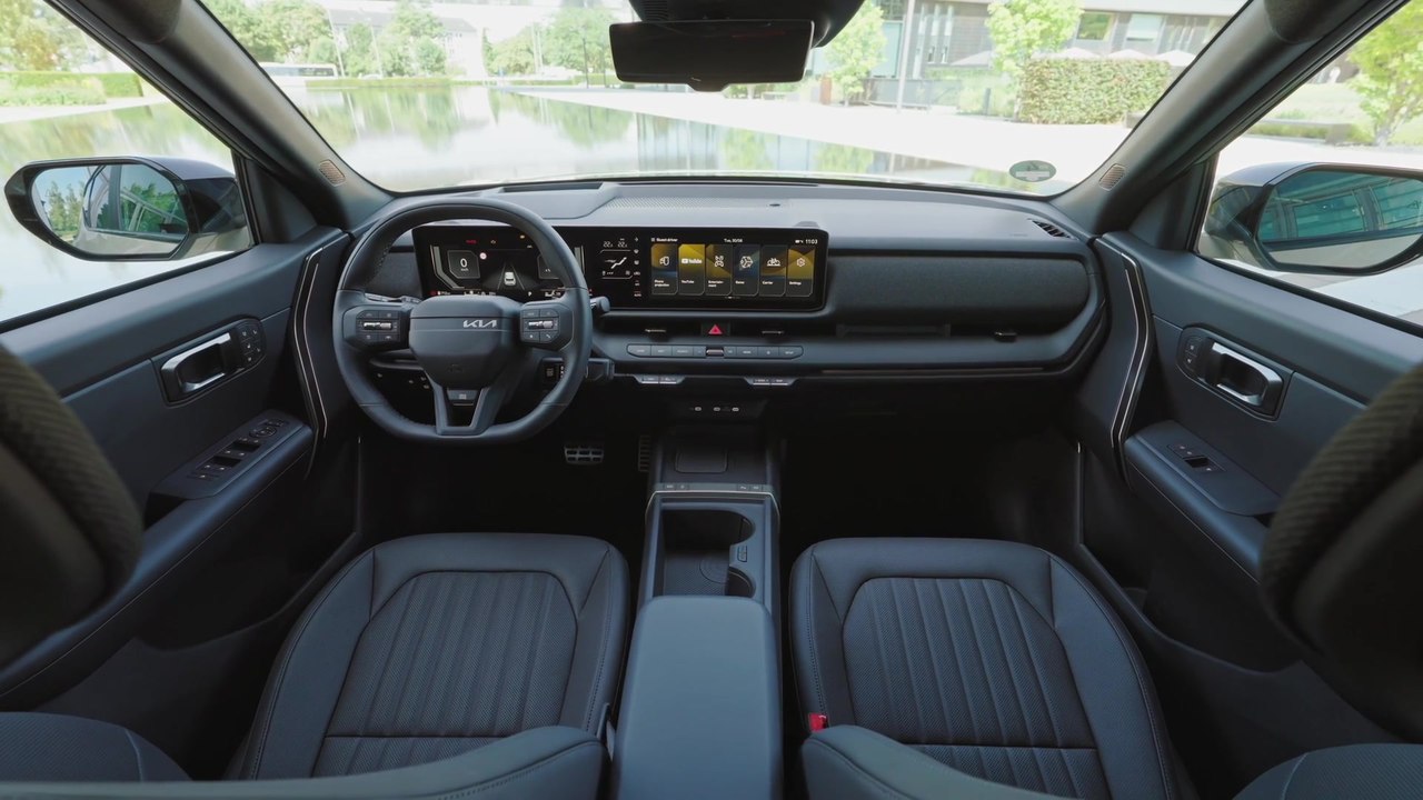 Kia Seltos X-line AWD Tan Beige Interior Design