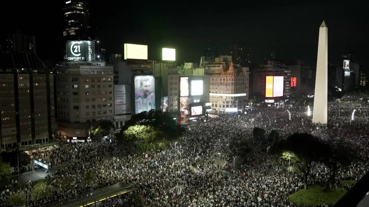 Locura en Buenos Aires: Argentinos toman la ciudad tras alcanzar la final del Mundial