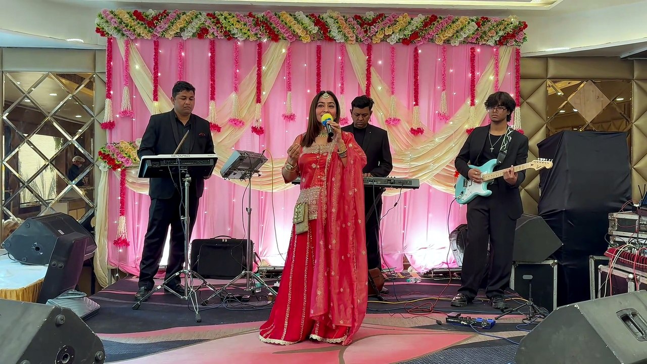 Book the Best Folk Female Singer Neelam Chauhan for Wedding in India