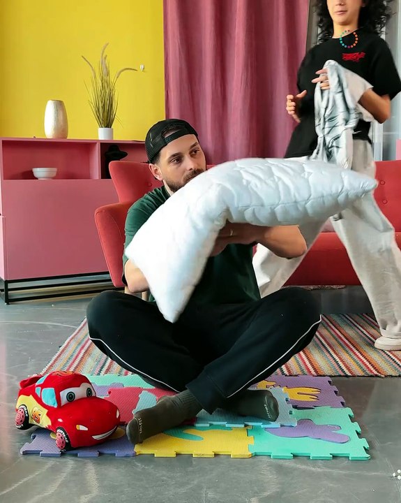 This pillowcase hack is genius 😲🛌