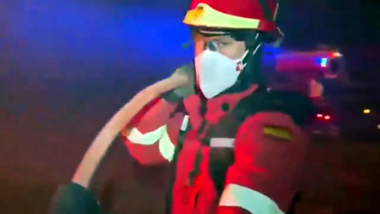 El incendio de Orés obliga a evacuar un cuarto núcleo tras cruzar la carretera A-1204